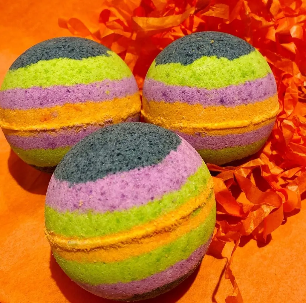 Halloween Skateboard Bath Bomb with Toy Skateboard Inside
