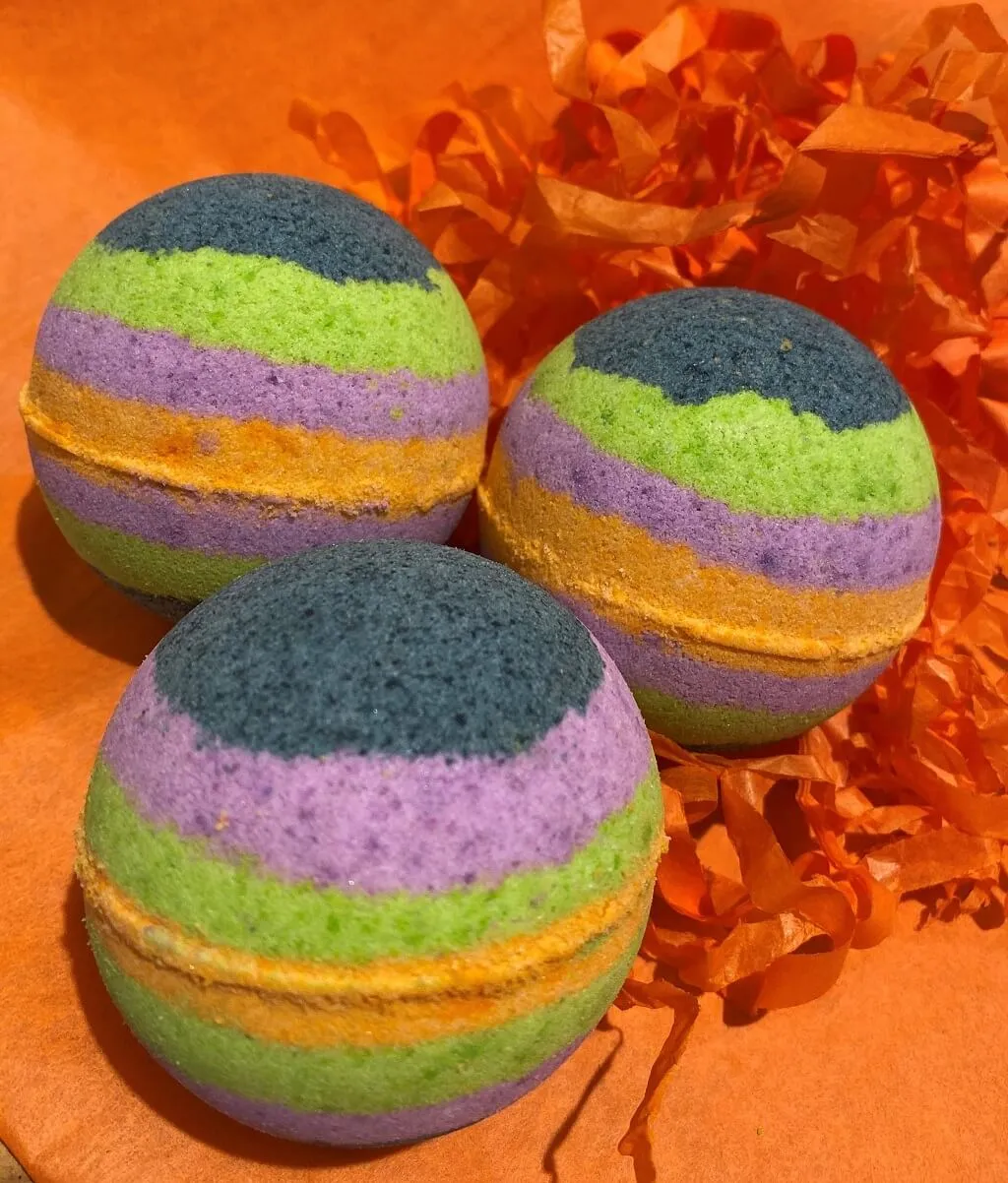 Halloween Skateboard Bath Bomb with Toy Skateboard Inside